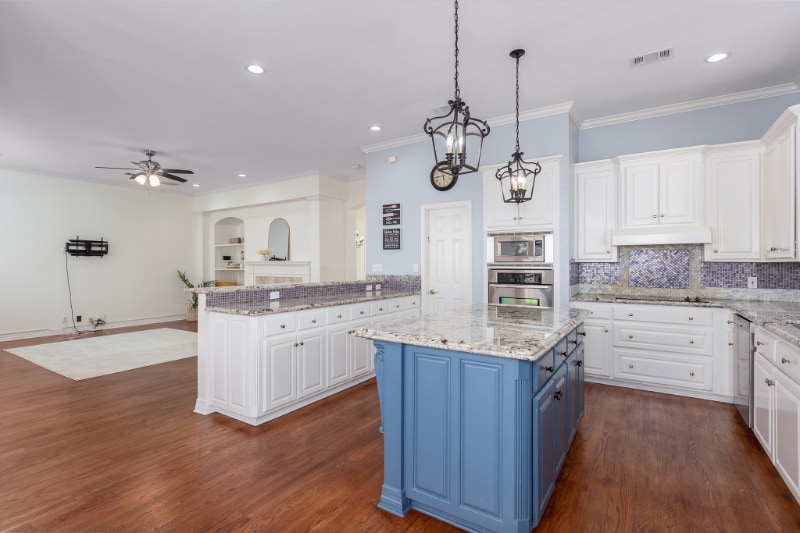 Building Photo - 501 Crown Colony Dr