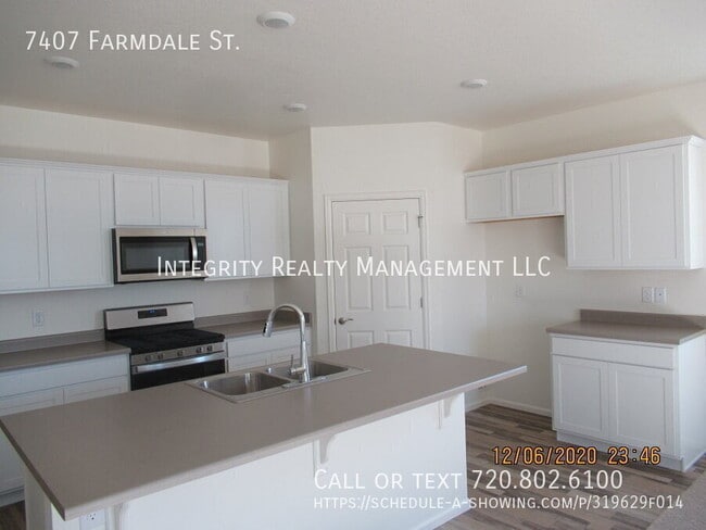 Building Photo - 7407 Farmdale St