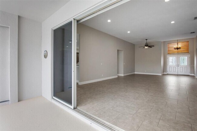 Building Photo - 6255 Sturbridge Ct