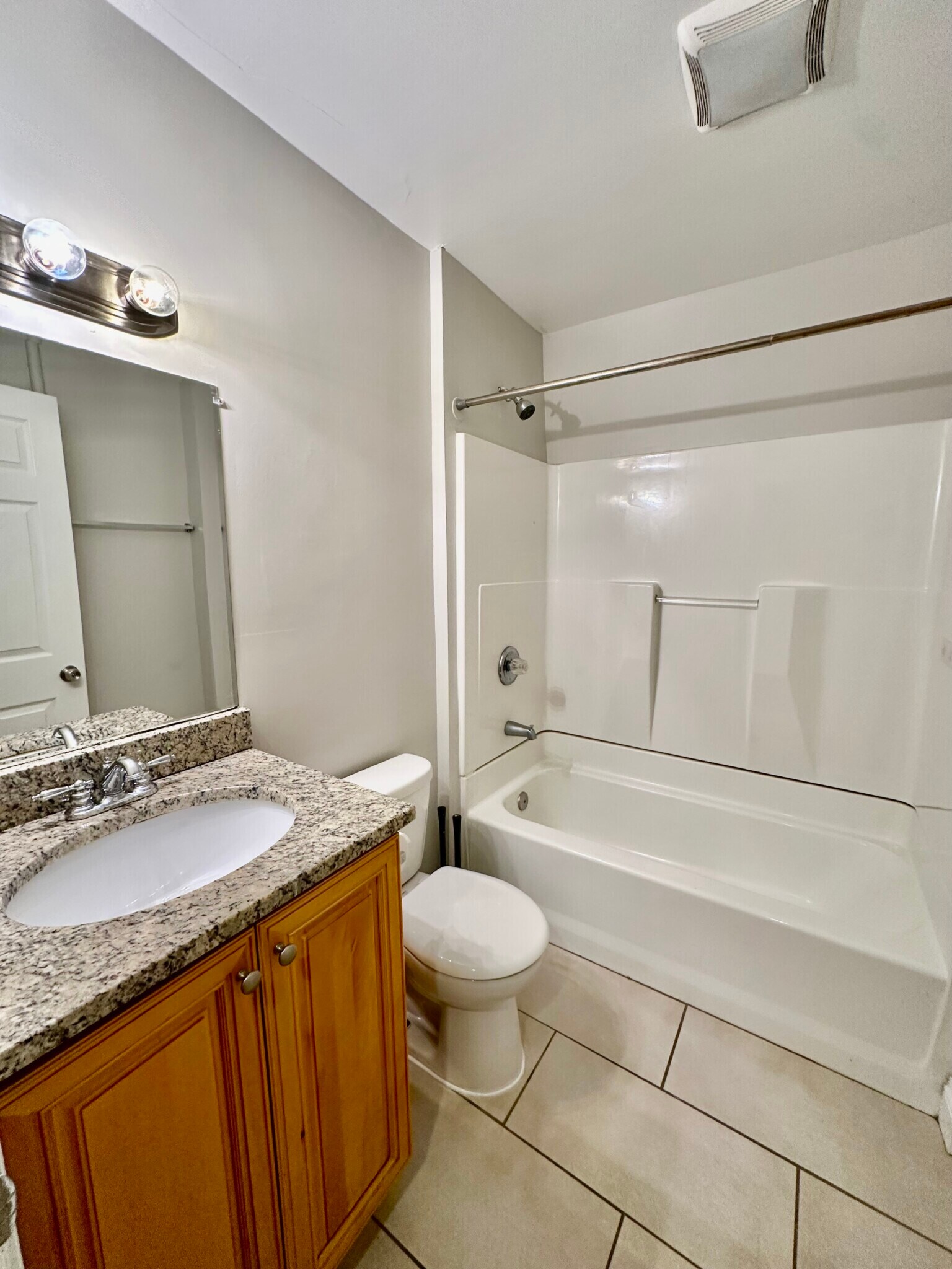 Building Photo - 68 Egmont St