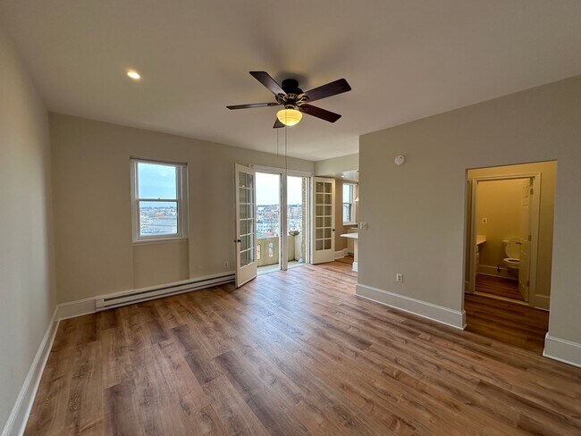 Building Photo - Mount Pleasant Studio Apartment W/Private ...