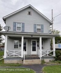 Building Photo - 204 Jackson St