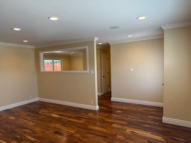 Building Photo - Remodeled Willow Glen Home