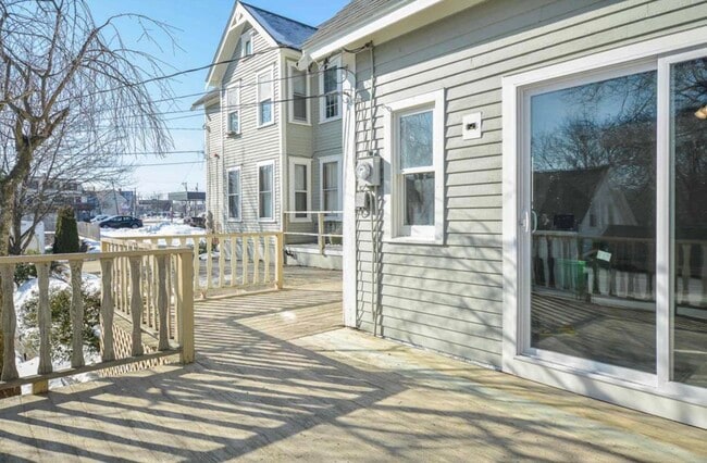 Building Photo - 14 Preble St