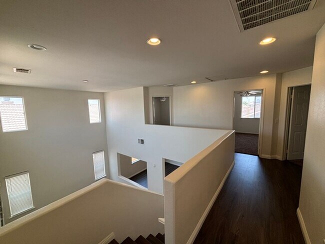 Building Photo - 224 Fonzie Ave