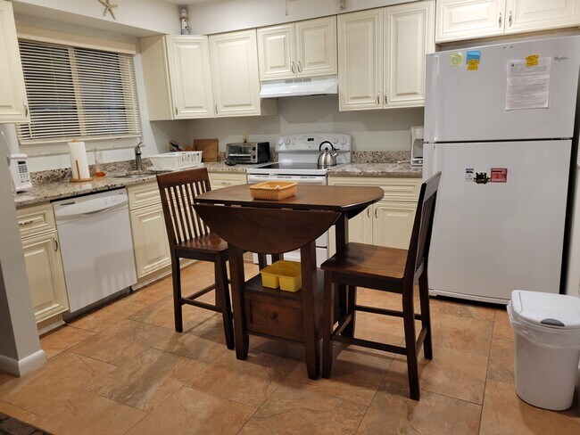 Building Photo - 5150 Willow Links