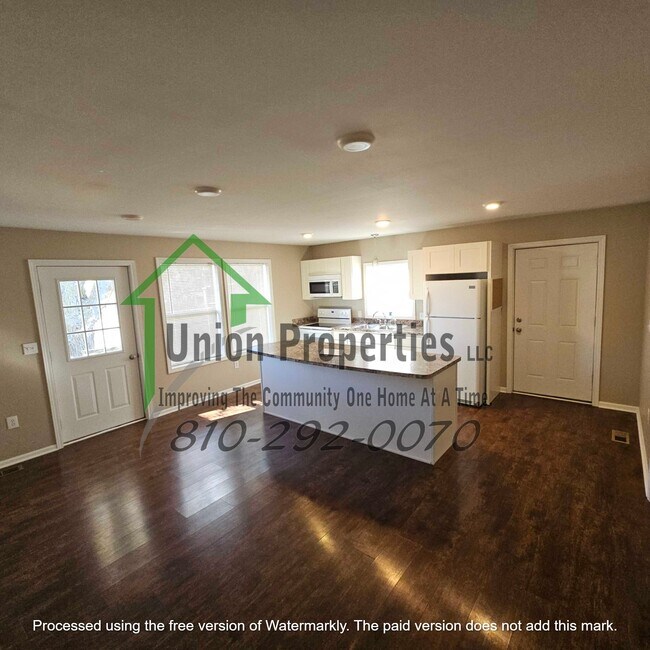 Building Photo - 4205 Vine St