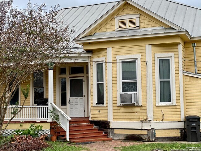 Building Photo - 1515 East Southcross-