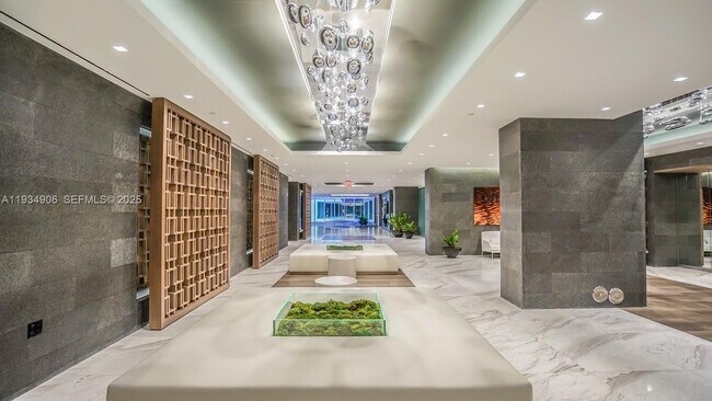 Building Photo - 400 Sunny Isles Blvd