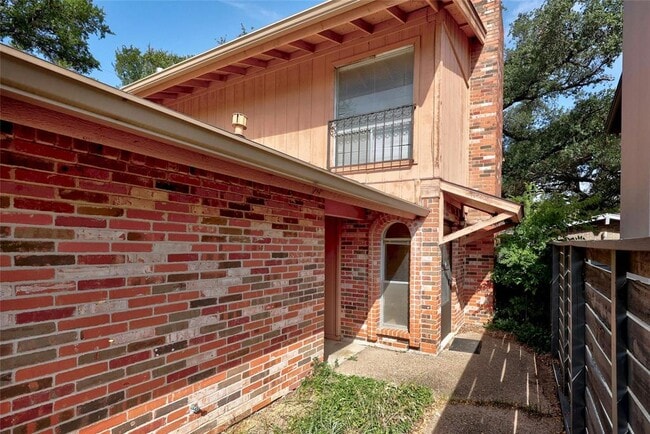 Building Photo - 8102 Ceberry Dr