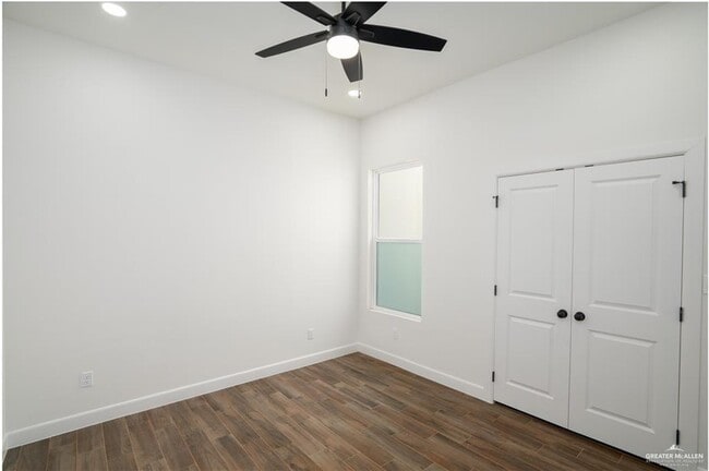 Building Photo - 16 S Marla Ct