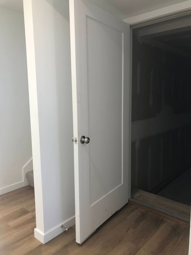 Building Photo - Executive Rental -  4 Bedroom 3 Baths