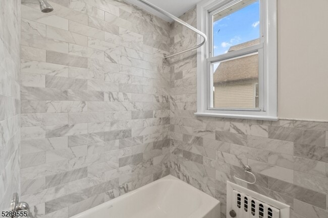 Building Photo - 31 Dawson Ave