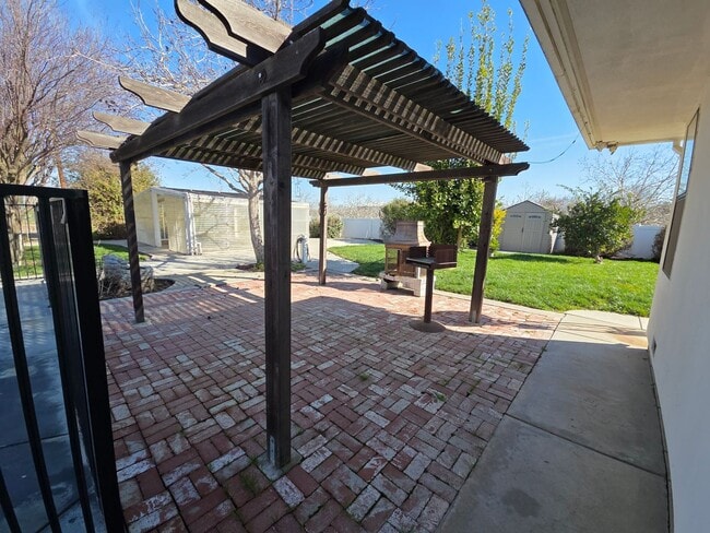 Building Photo - Gorgous 3 Bedroom 2/5 Bath Country Home