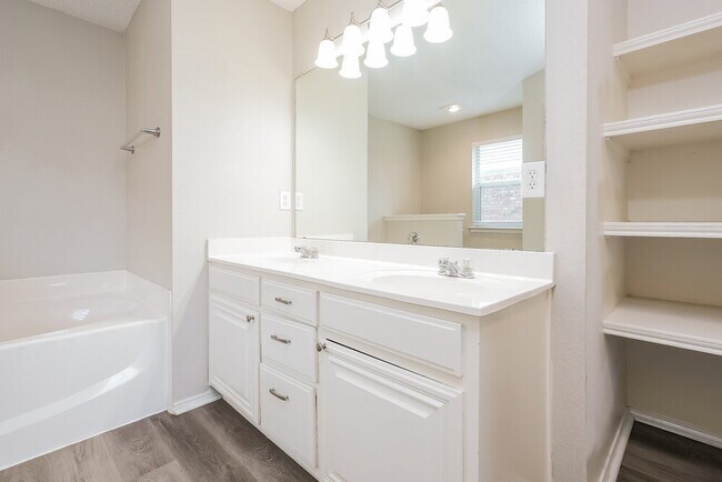 Building Photo - 7110 Myna Dr