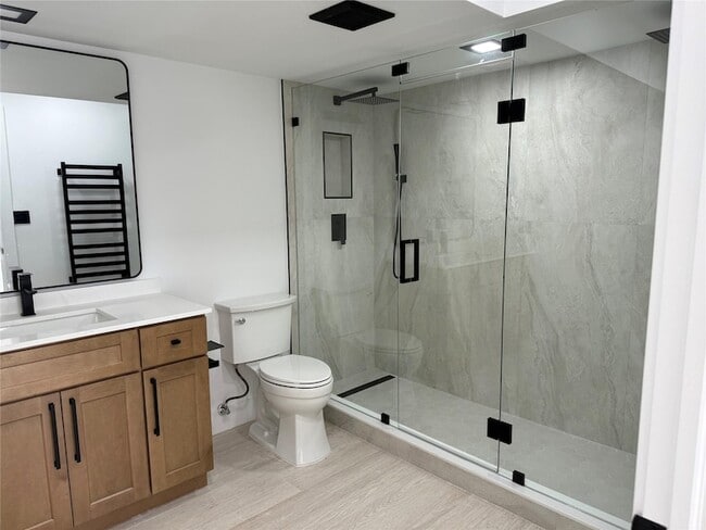 Building Photo - 3010 N Course Dr