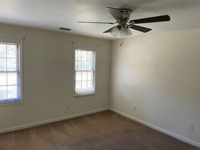 Building Photo - 145 Princeton Trce