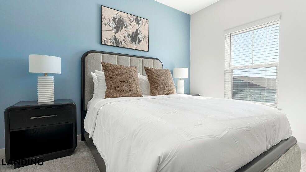 Building Photo - 6000 Front St