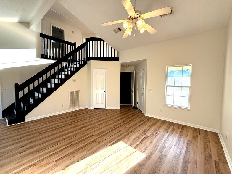 Building Photo - 2128 Candlebrook Ct