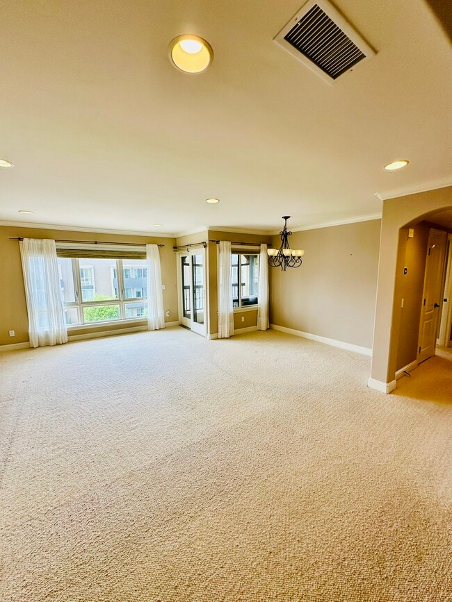 Building Photo - 7411 Herschel Ave