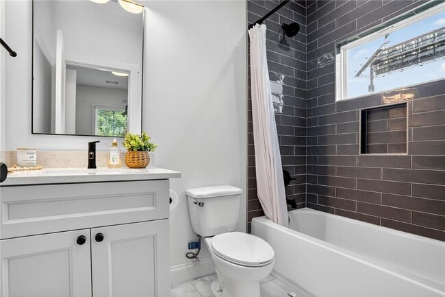 Building Photo - 1170 Moton Ave SW