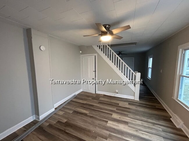 Building Photo - Lovely Renovated 3 Bed with parking! Eligible for $500 Security Deposit.