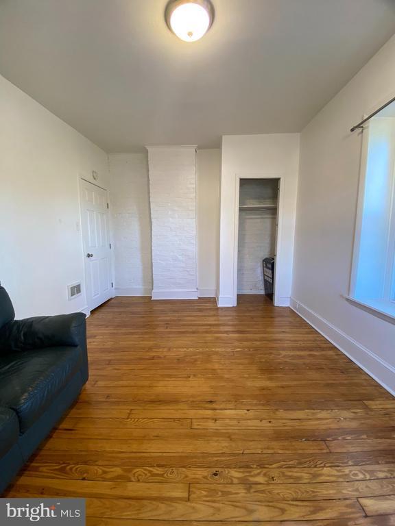 Building Photo - 416 S 45th St