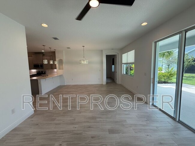 Building Photo - 2694 Addison Dr