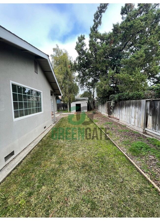 Building Photo - Spacious 4Bedroom 2Bath AVAILABLE NOW in Modesto!!