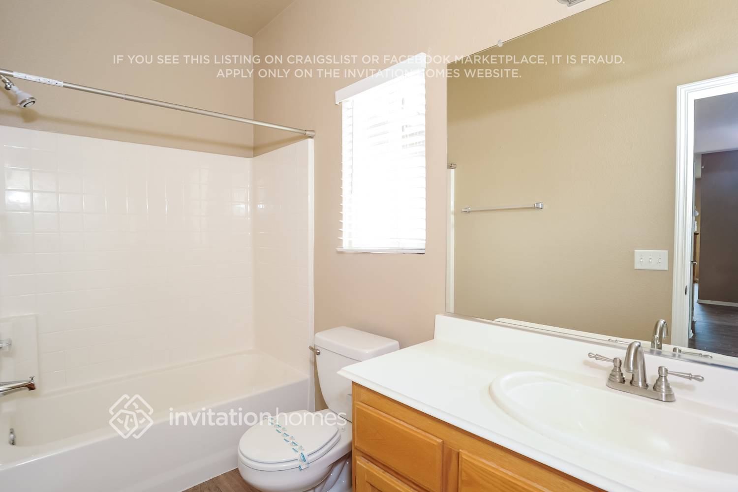 Building Photo - 4208 Sungate Dr