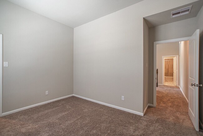 Building Photo - 28104 Rocky Heights Dr