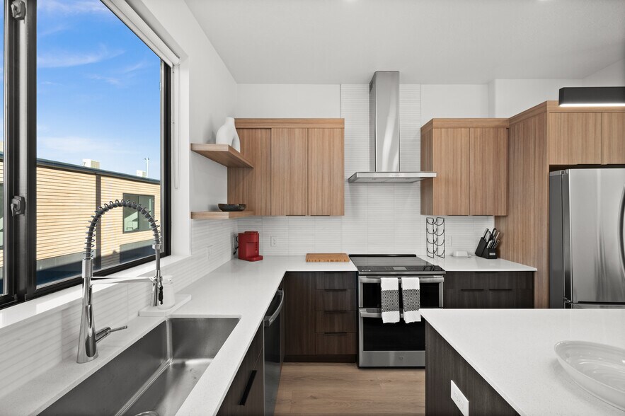 Building Photo - 847 S 800 E