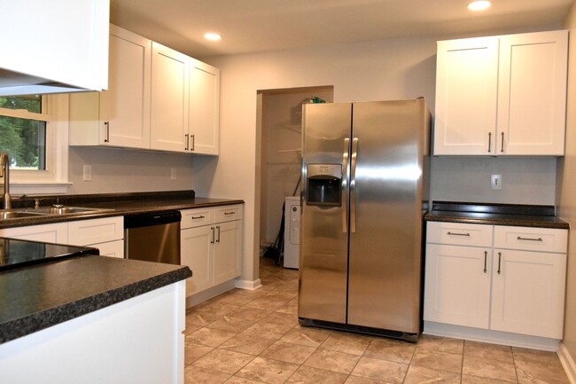 Building Photo - Remodeled 3 Bedroom Ranch