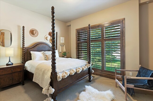 Building Photo - 4378 Sunrise Dr