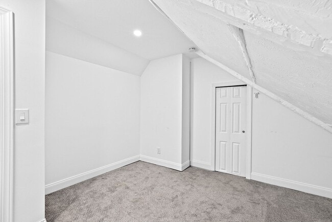 Building Photo - 151 Hull St