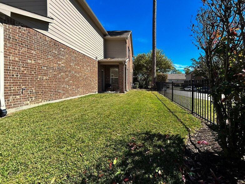 Building Photo - 19 Umbria Ln