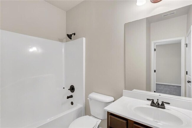 Building Photo - 568 Garden View Ct