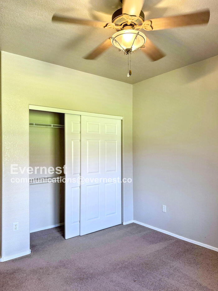 Building Photo - 7050 E Sunrise Dr