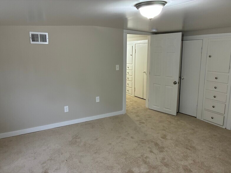 Building Photo - 14220 Ranch Rd