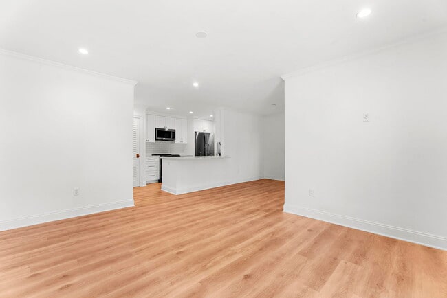 Building Photo - 1481 Center St Ext