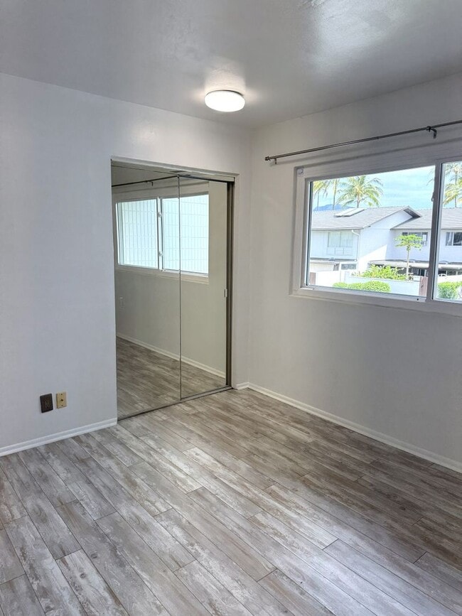 Building Photo - Koko Isle Circle - Renovated 3 bedroom, 2.5 bath townhome with carport