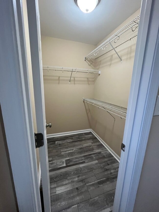 Building Photo - Charming 1BR/1BA Duplex Apartment – Prime Williamsburg Location