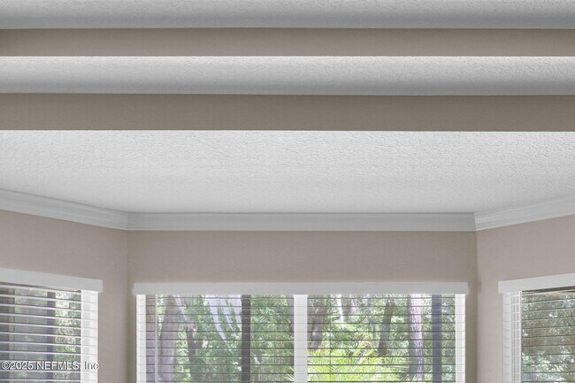 Building Photo - 526 Oakmont Dr