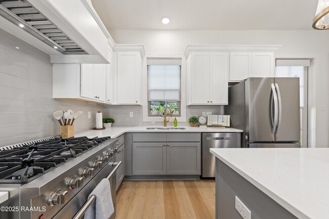 Building Photo - 103 Steiner Oaks