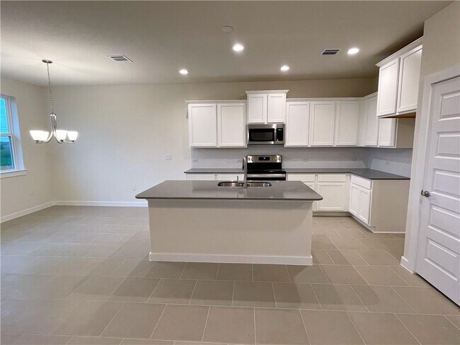 Building Photo - 113 Citation Dr