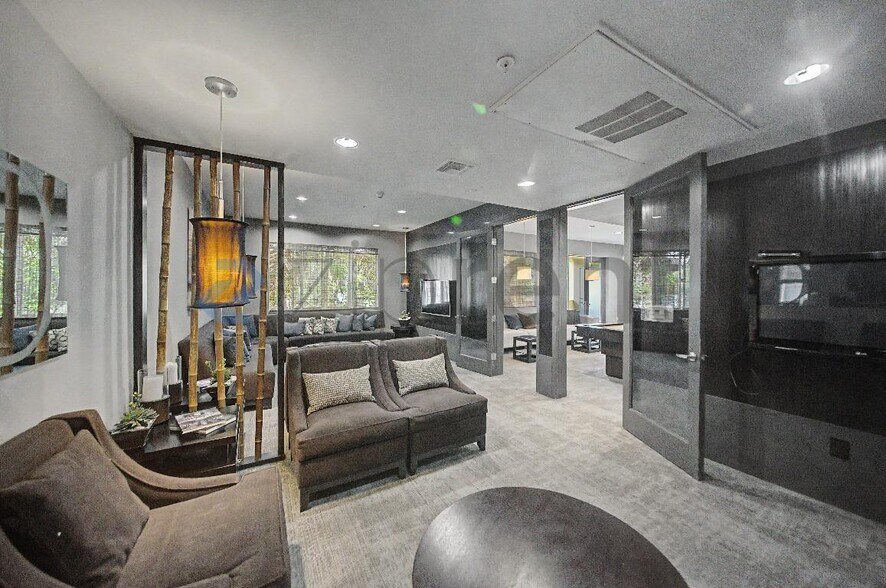 Building Photo - Unit 407