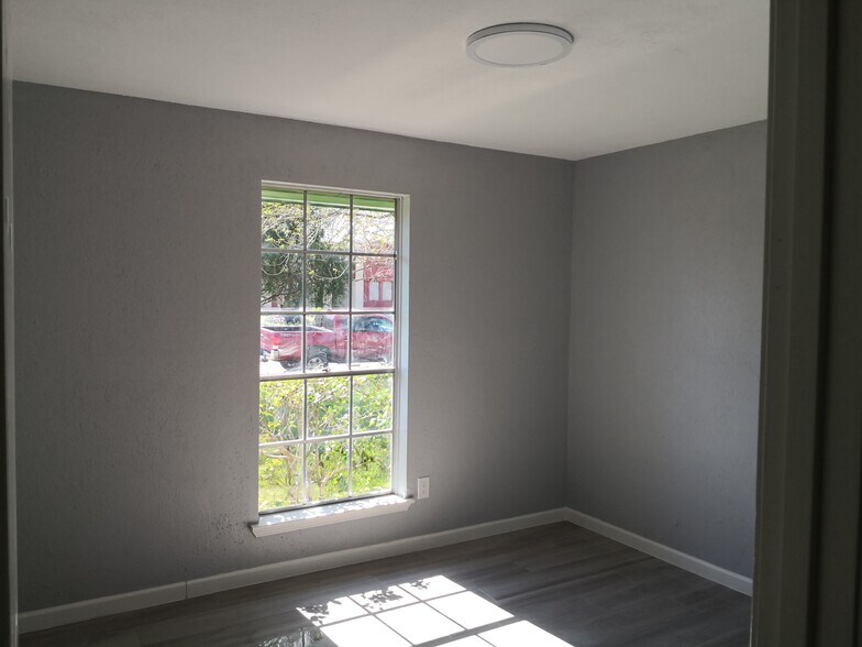 Bedroom 3 - 10335 Glenkirk Dr