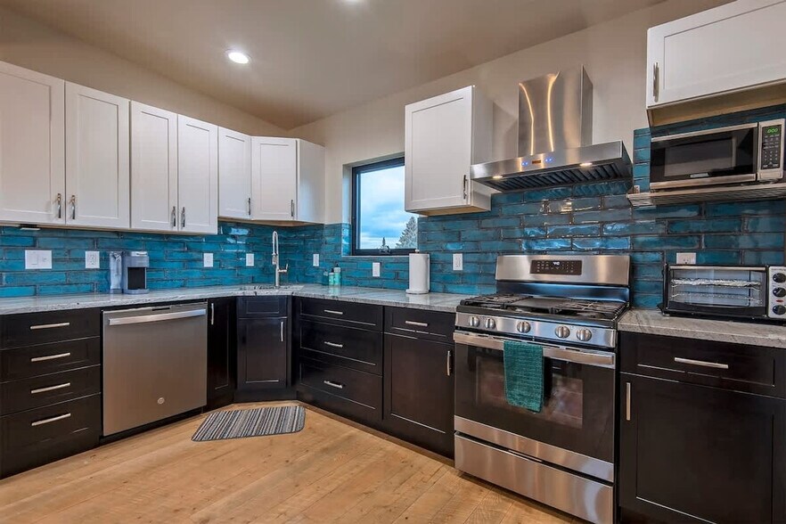 Building Photo - 73 N Beryl Ave