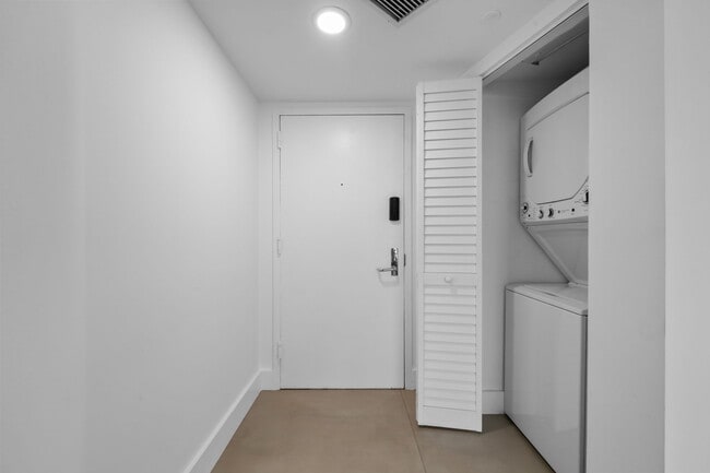 Building Photo - 3300 NE 191st St