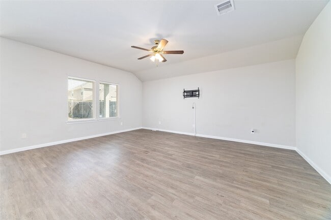 Building Photo - 21430 Poppy Pk Ave